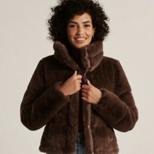 NEW PRICE!! NWT Abercrombie & Fitch Mini Puffer size L